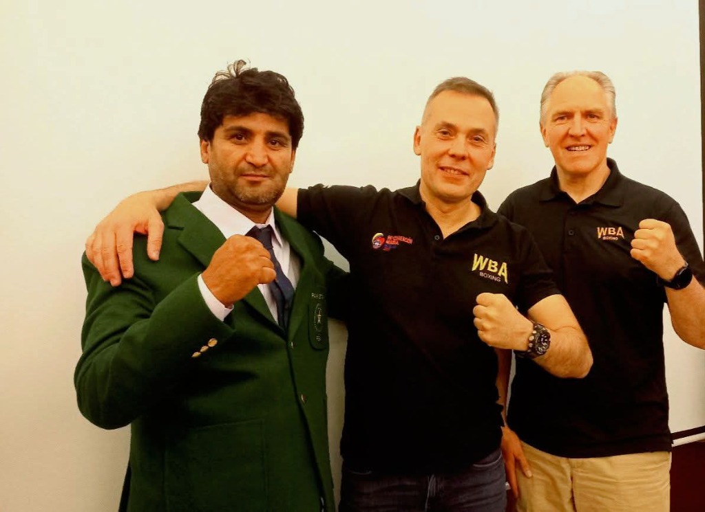 Waseem Ahmed with WBA Officials